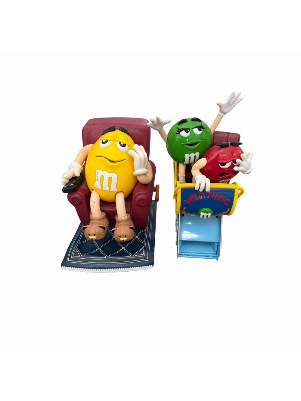 Vintage 1999 M&M Collectible Candy Dispenser Peanut Yellow Recliner Couch Potato